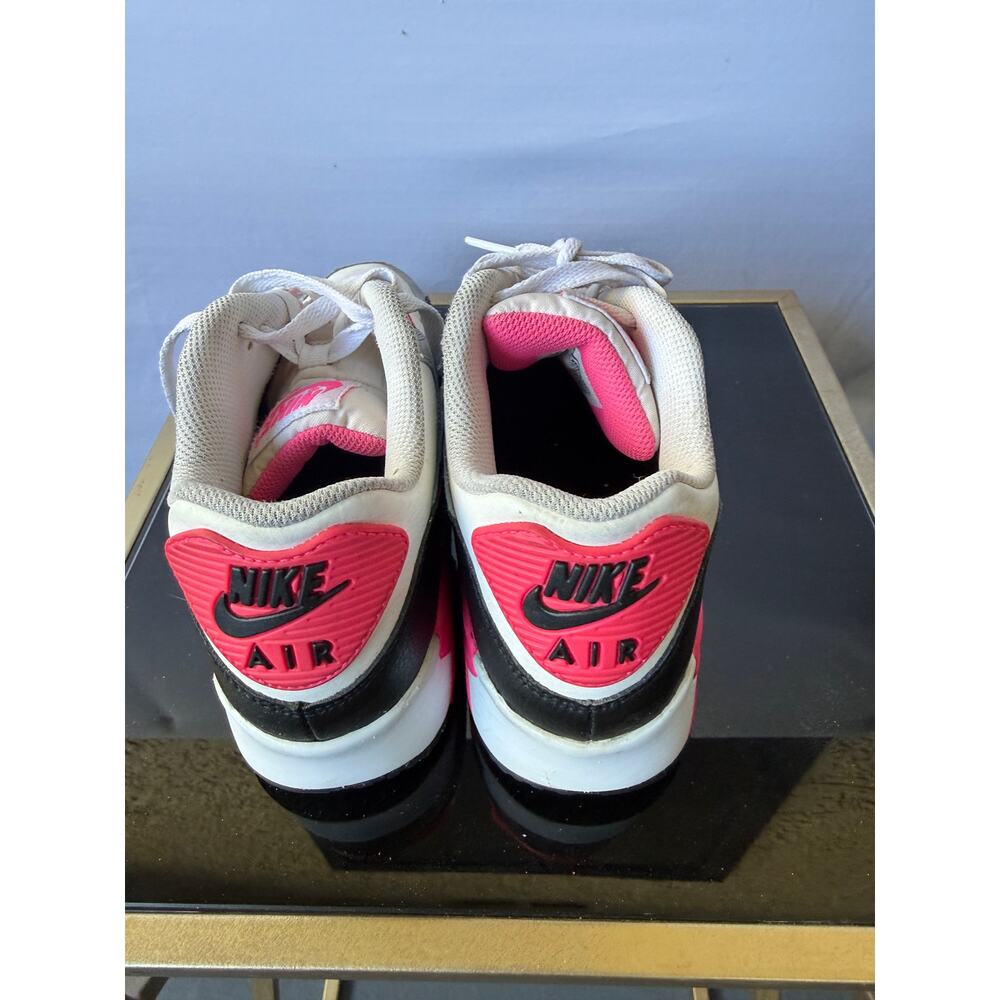 Nike Air Max 90 in White Pink & Blue- Size 5.5Y - Picture 5 of 6